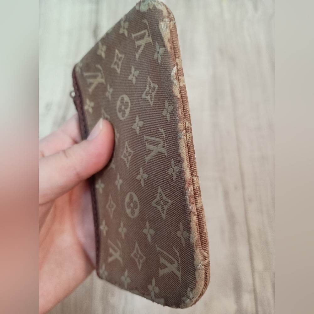 Louis Vuitton Monogram Idylle Pochette Cles Coin Case - Picture 7 of 16